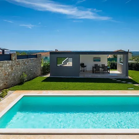 Nebra Dom wakacyjny Frata